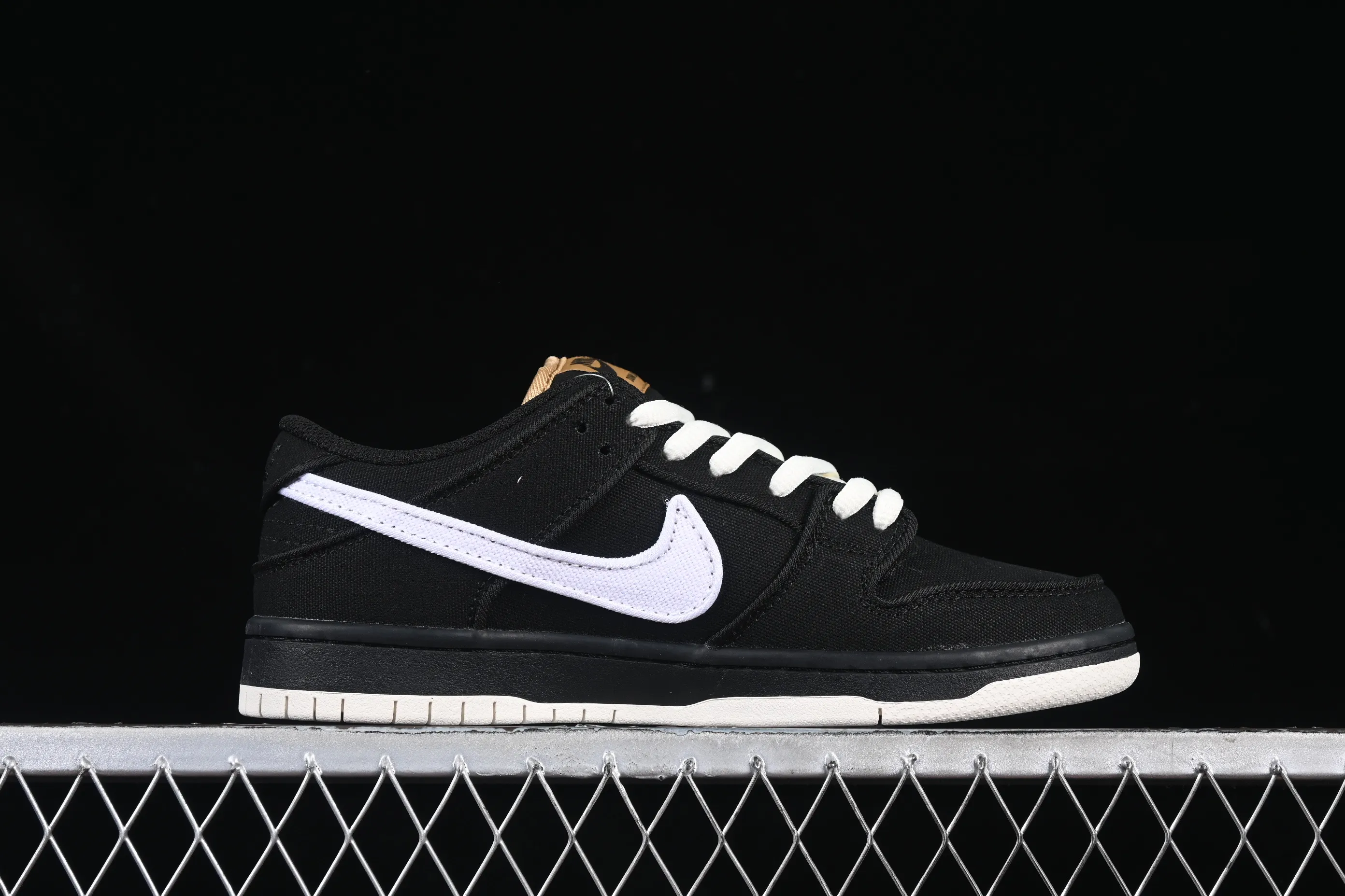 All categories Nk SB Dunk series Nk SB Dunk Low low-top sneakers N version Nike SB Dunk Low Premium black and white SB low-top casual sneakers FN5880-001